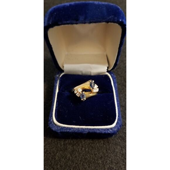 Estate Ladies 14K Gold, 2 Sapphire and 6 Diamond Brilliant Stones Ring Size 5.5